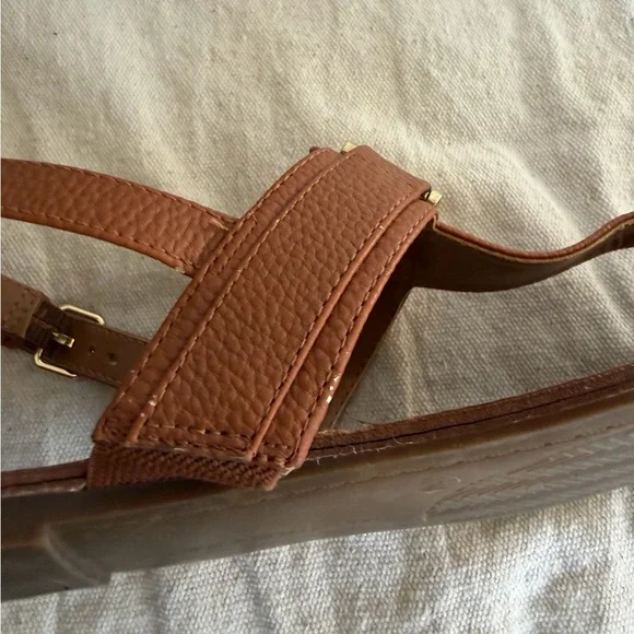 Tommy Hilfiger Women's Brown Leather T-Strap Sandals Gold Emblem and Buckles 10 - Picture 11 of 11